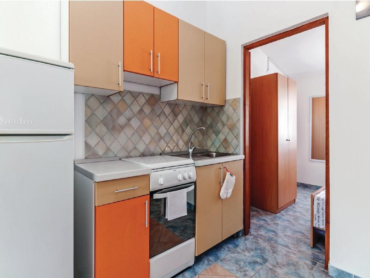 Apartments Hak Вир Екстер'єр фото
