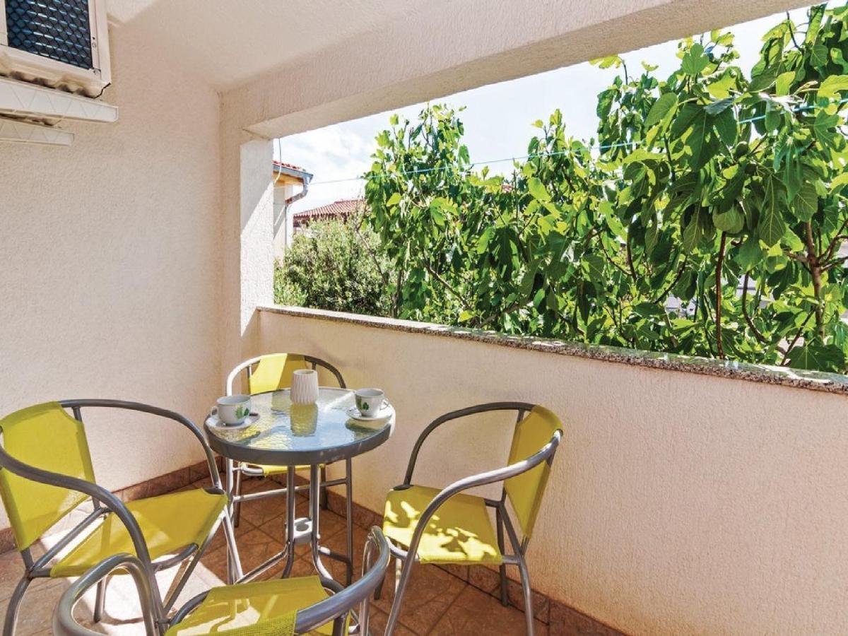 Apartments Hak Вир Екстер'єр фото