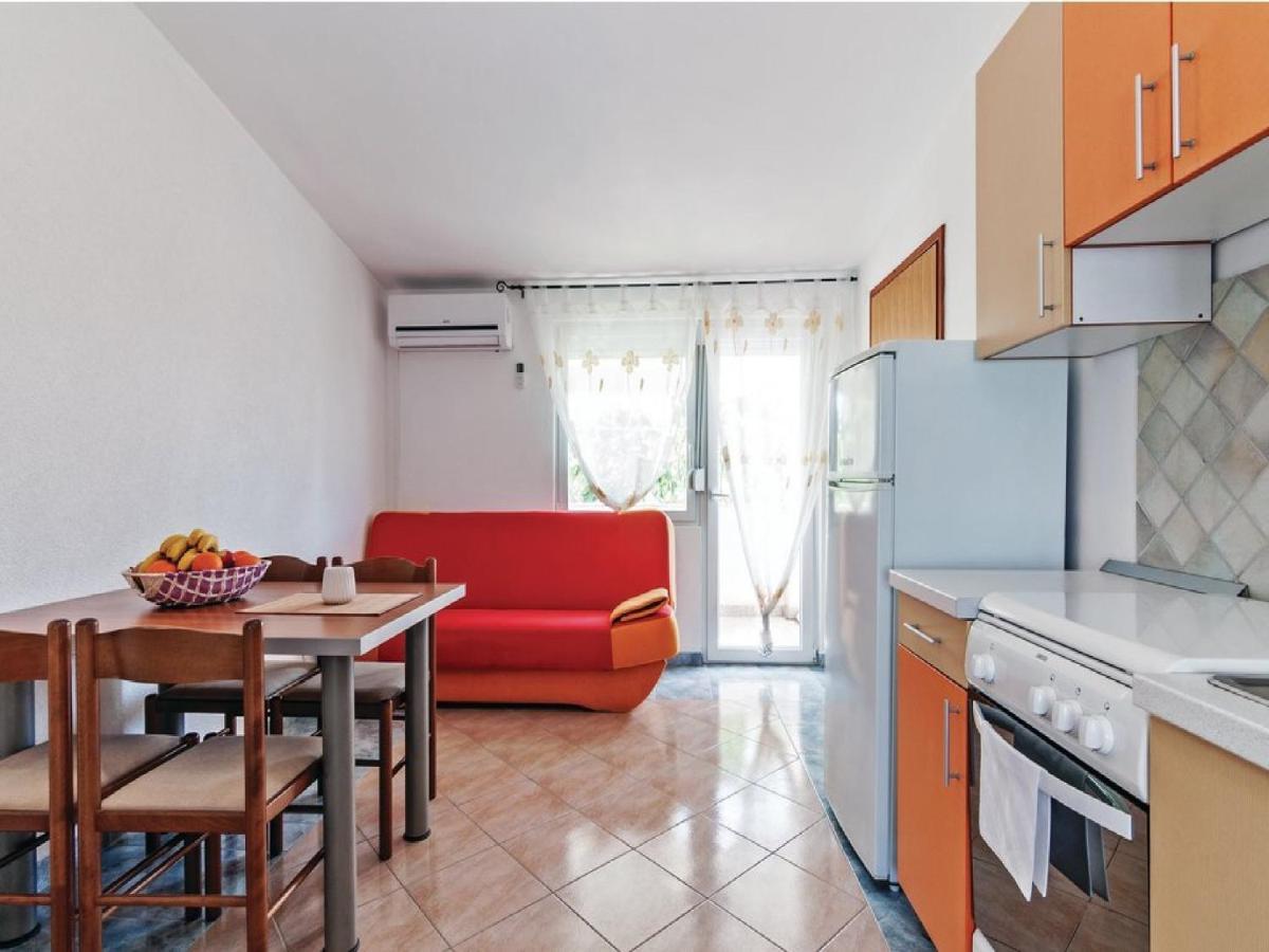 Apartments Hak Вир Екстер'єр фото
