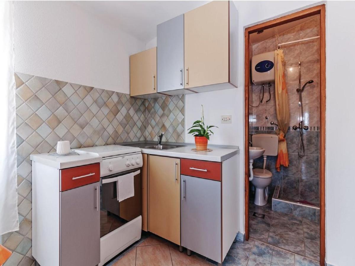 Apartments Hak Вир Екстер'єр фото